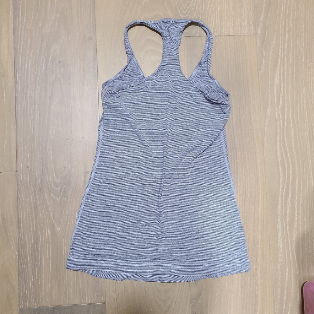 Lululemon striped tank size 4 - Picture 3 of 3